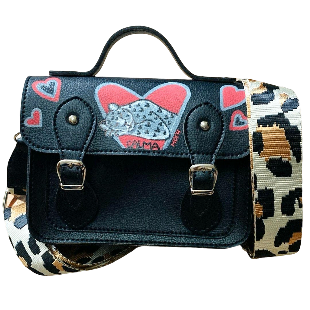 MOCHILA NEGRA CON JAGUAR ACOSTADO