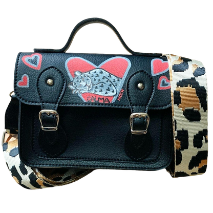 MOCHILA NEGRA CON JAGUAR ACOSTADO